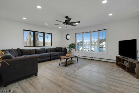 32 Mcnabb Road Jefferson NJ 07849