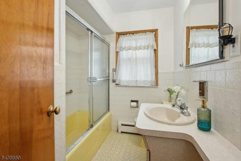 430 Myrtle Avenue Roselle Park NJ 07204