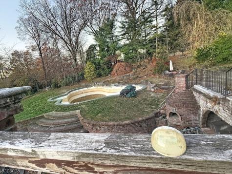 19 Powder Hill Road Saddle River NJ 07458