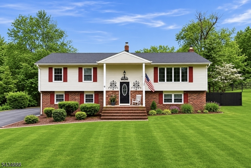 18 Reger Road Roxbury NJ 07876