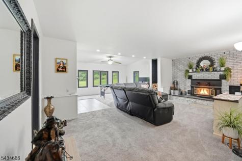 18 Reger Road Roxbury NJ 07876