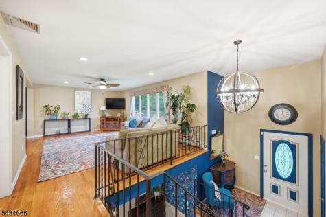 18 Reger Road Roxbury NJ 07876