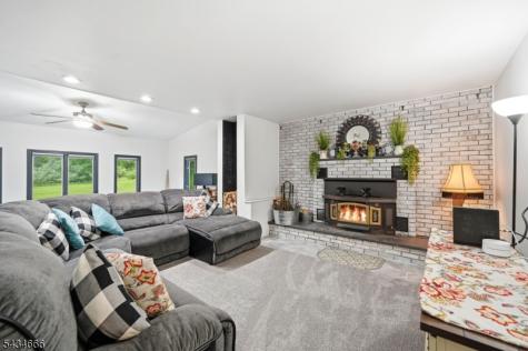 18 Reger Road Roxbury NJ 07876