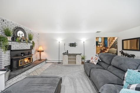 18 Reger Road Roxbury NJ 07876