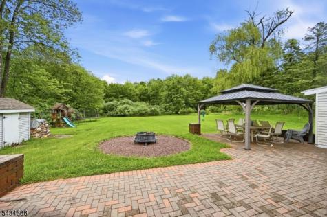 18 Reger Road Roxbury NJ 07876
