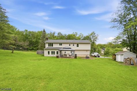 18 Reger Road Roxbury NJ 07876