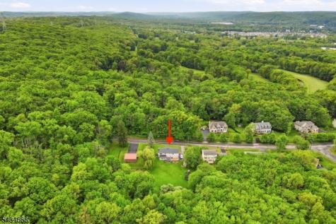 18 Reger Road Roxbury NJ 07876
