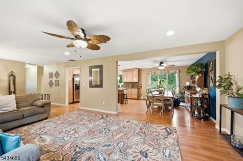 18 Reger Road Roxbury NJ 07876
