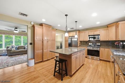 18 Reger Road Roxbury NJ 07876