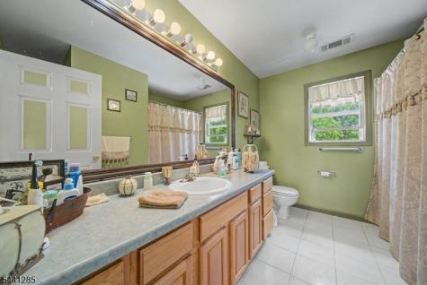 5 Worthington Road Knowlton NJ 07832