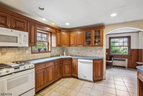 4 Indian Spring Road Cranford NJ 07016