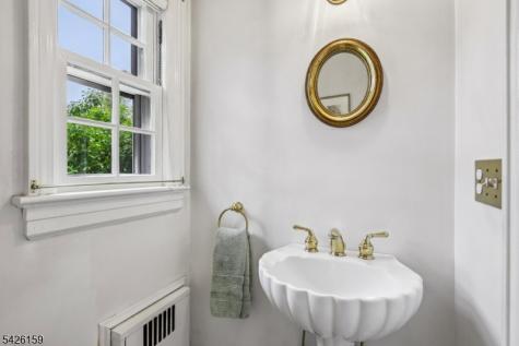 4 Indian Spring Road Cranford NJ 07016