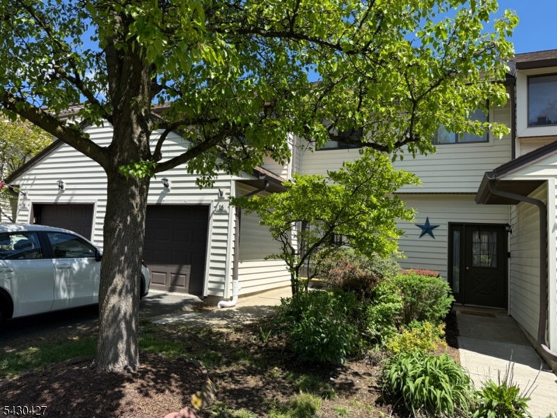 16 Sparrow Circle Hampton NJ 07860