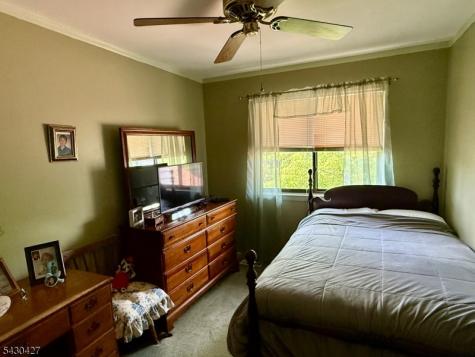 16 Sparrow Circle Hampton NJ 07860