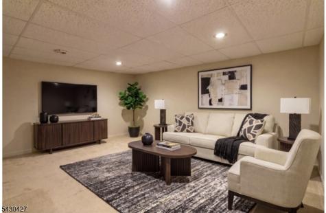 16 Sparrow Circle Hampton NJ 07860