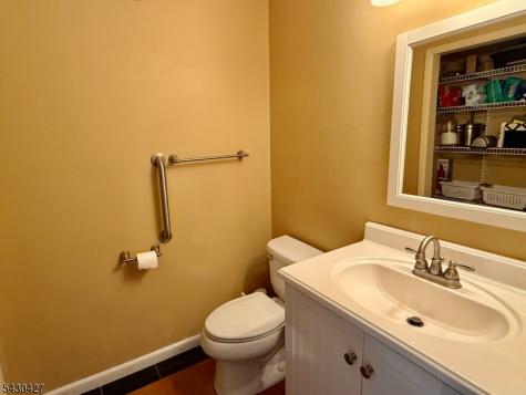 16 Sparrow Circle Hampton NJ 07860