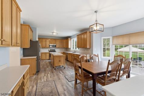 203 Lauren Way Greenwich NJ 08804