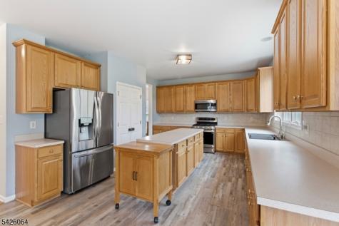 203 Lauren Way Greenwich NJ 08804