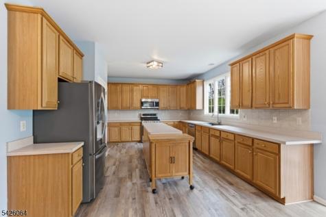 203 Lauren Way Greenwich NJ 08804