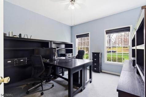 203 Lauren Way Greenwich NJ 08804