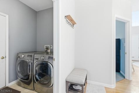 203 Lauren Way Greenwich NJ 08804