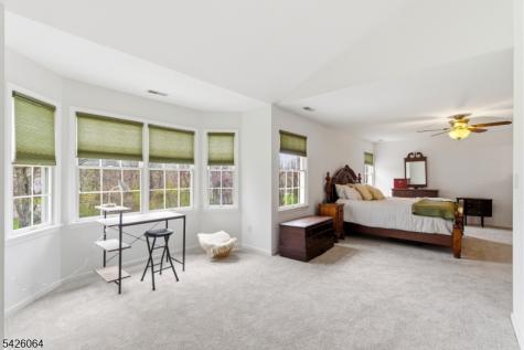 203 Lauren Way Greenwich NJ 08804
