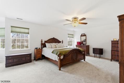 203 Lauren Way Greenwich NJ 08804