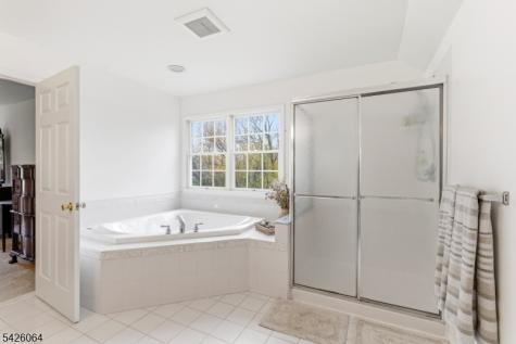 203 Lauren Way Greenwich NJ 08804