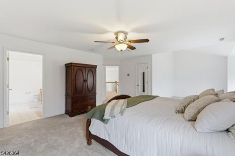 203 Lauren Way Greenwich NJ 08804