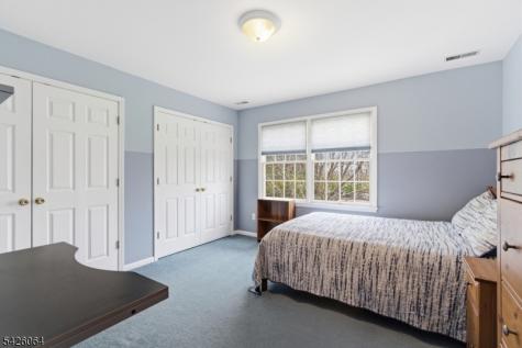 203 Lauren Way Greenwich NJ 08804