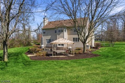 203 Lauren Way Greenwich NJ 08804