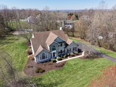 203 Lauren Way Greenwich NJ 08804