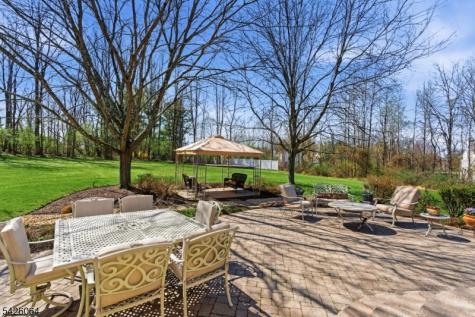 203 Lauren Way Greenwich NJ 08804