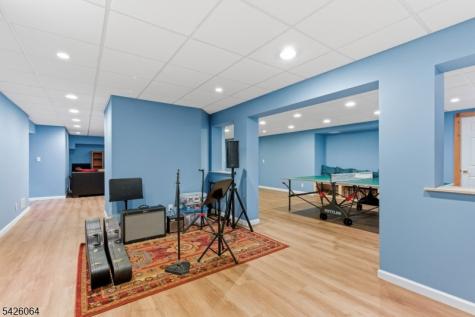 203 Lauren Way Greenwich NJ 08804