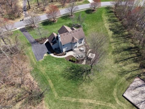 203 Lauren Way Greenwich NJ 08804