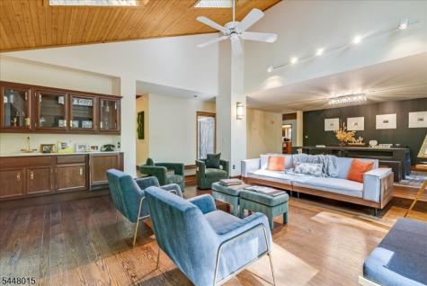 5 Apgar Way Tewksbury NJ 08833