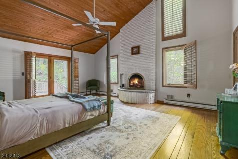 5 Apgar Way Tewksbury NJ 08833