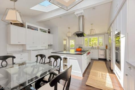 1 Hickory Lane Roseland NJ 07068