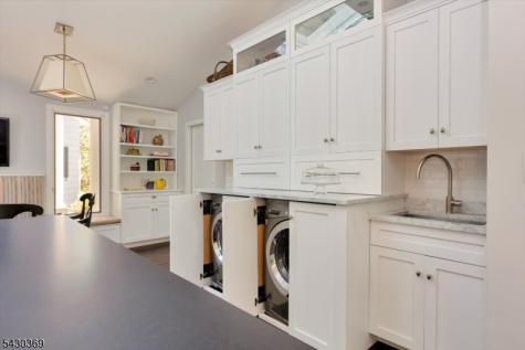 1 Hickory Lane Roseland NJ 07068