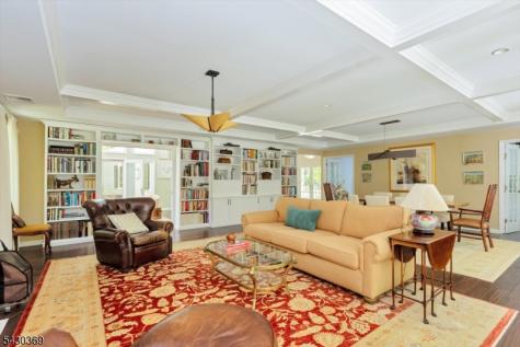 1 Hickory Lane Roseland NJ 07068
