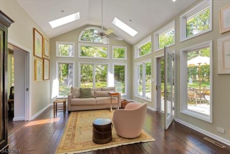 1 Hickory Lane Roseland NJ 07068