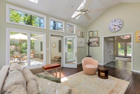 1 Hickory Lane Roseland NJ 07068