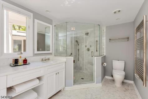 1 Hickory Lane Roseland NJ 07068
