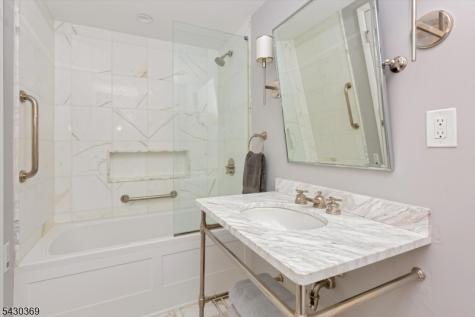 1 Hickory Lane Roseland NJ 07068