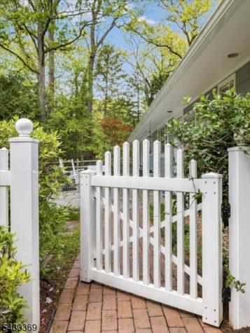 1 Hickory Lane Roseland NJ 07068