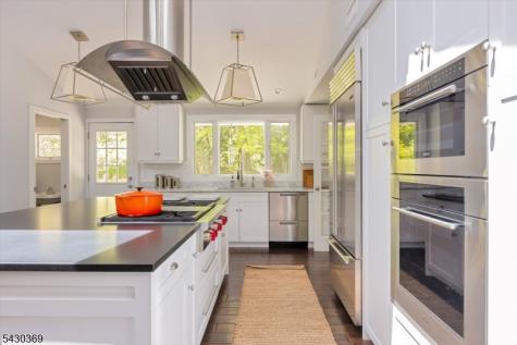 1 Hickory Lane Roseland NJ 07068