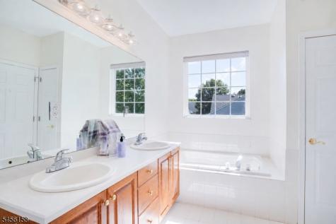 112 Kensington Circle White NJ 07823