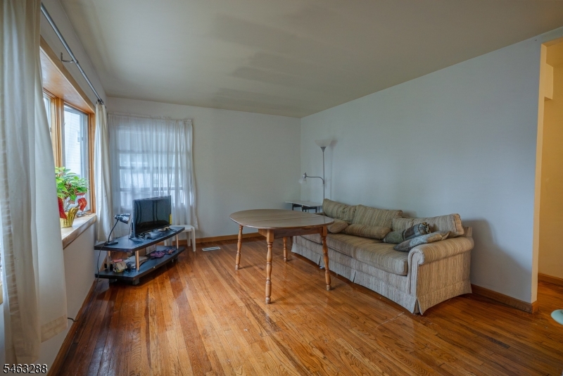 160 Dartmouth Street Highland Park NJ 08904