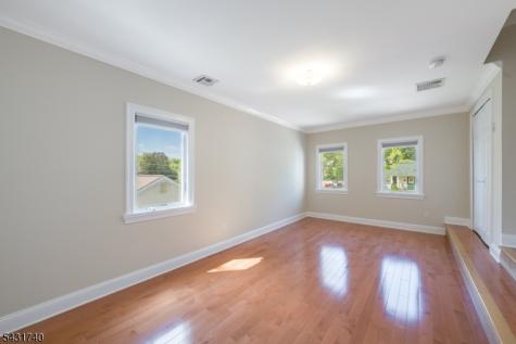 15 Alyson Place Bloomfield NJ 07003