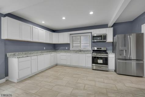 513 Sanford Avenue Newark NJ 07106